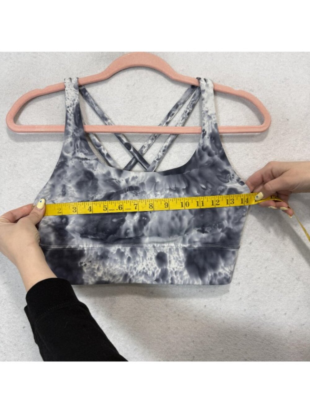 Lululemon Sports Bra Womens 8 Gray Tie Dye Strappy Crossback Yoga Athletic Top - Picture 4 of 7